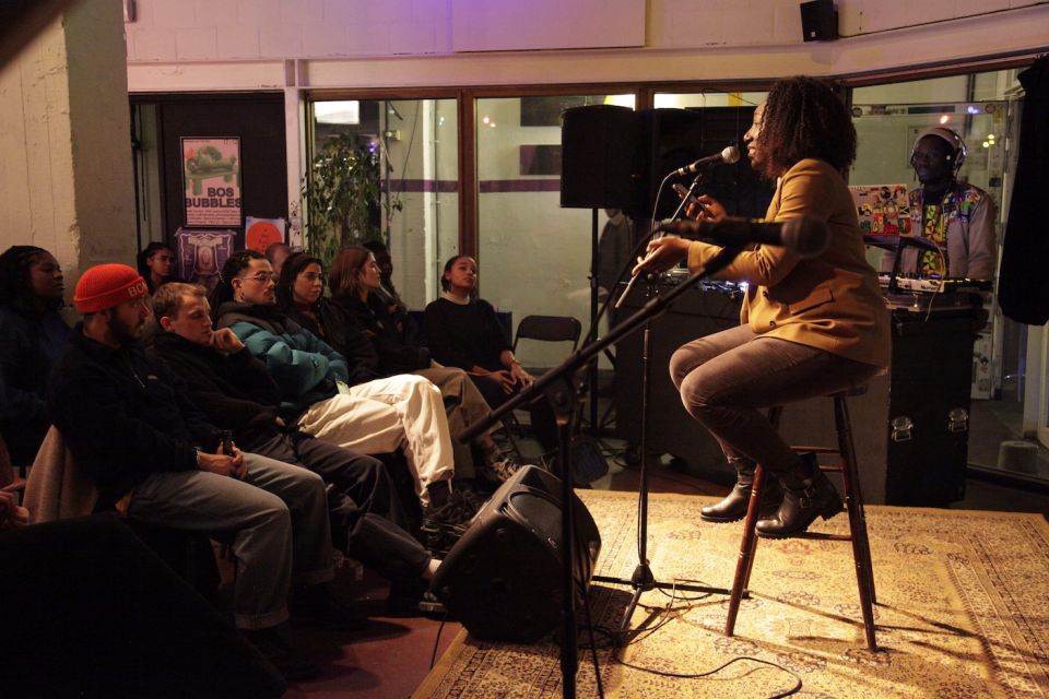 2022_12_13 MAMAS OPEN MIC - Ella Krmasek64