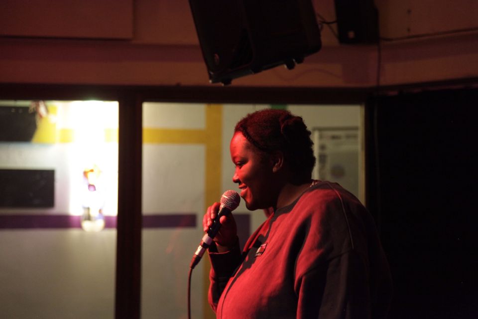 2023_10_04 WAV HEADROOMIES - Ella Krmasek 2