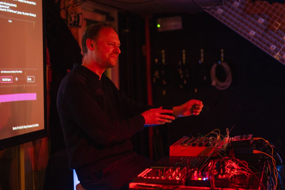 23_10_25 WAV - Simon Van Looveren - Web-13