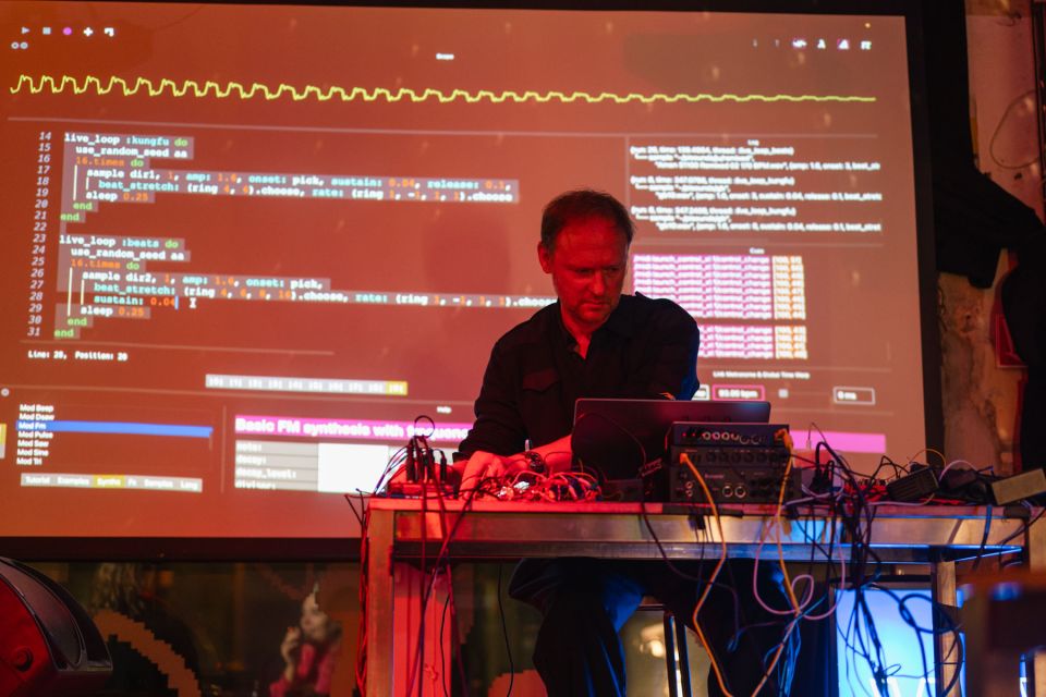 23_10_25 WAV - Simon Van Looveren - Web-15