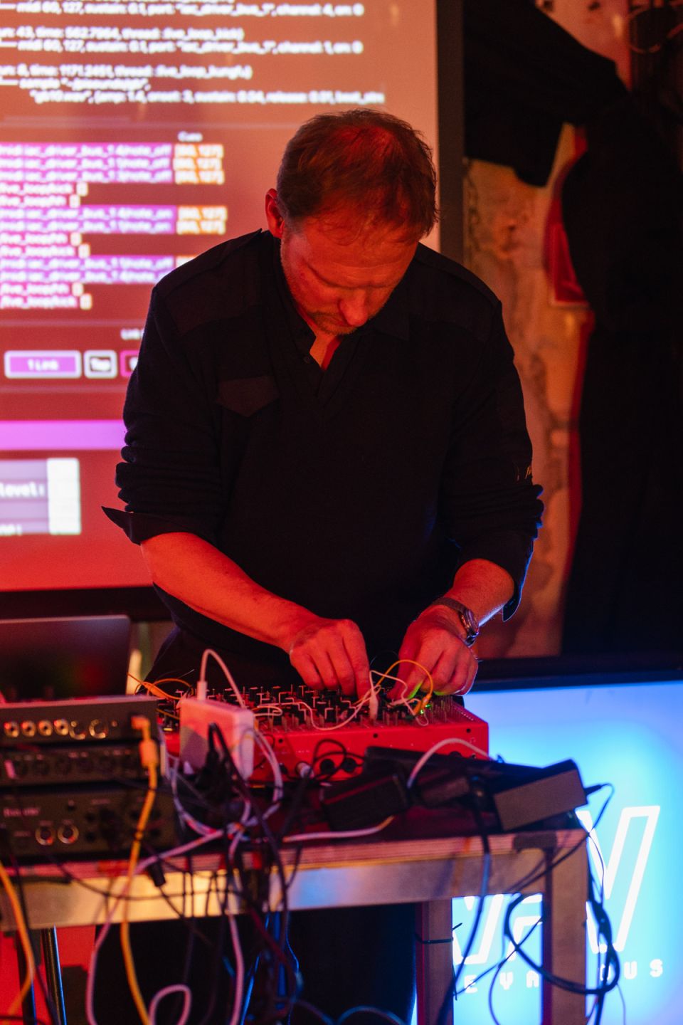 23_10_25 WAV - Simon Van Looveren - Web-19