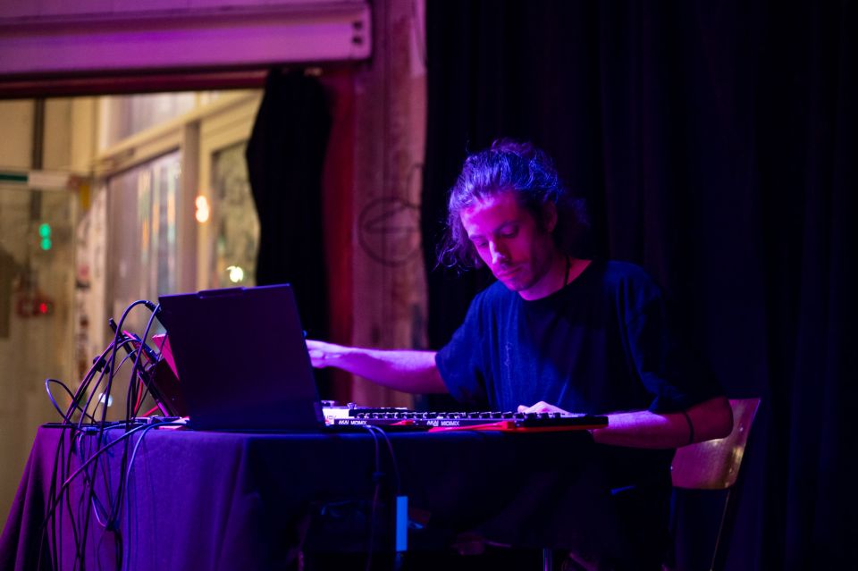 24_04_03 WAV - Simon Van Looveren - Web-17