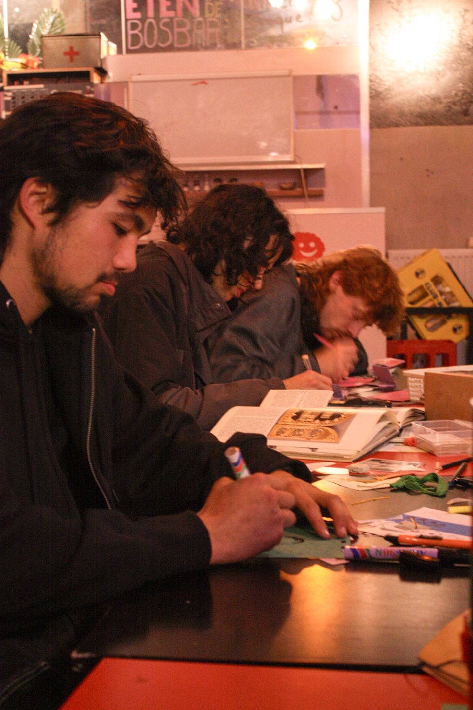 2024_10_02 WAV WARRECORDS W: THE ORPHANAGE COMMITTEE POSTELEIN & WAR B2B PIXIE + FANZINE - Violeta Chouciño Veiga - 01