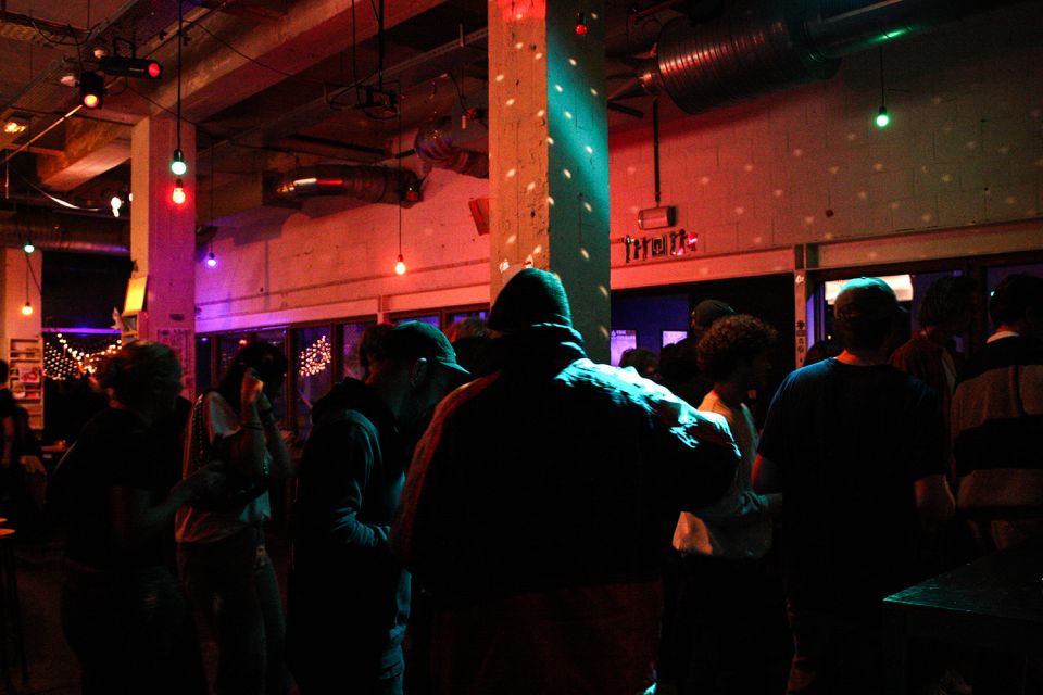 2024_10_02 WAV WARRECORDS W: THE ORPHANAGE COMMITTEE POSTELEIN & WAR B2B PIXIE + FANZINE - Violeta Chouciño Veiga - 22