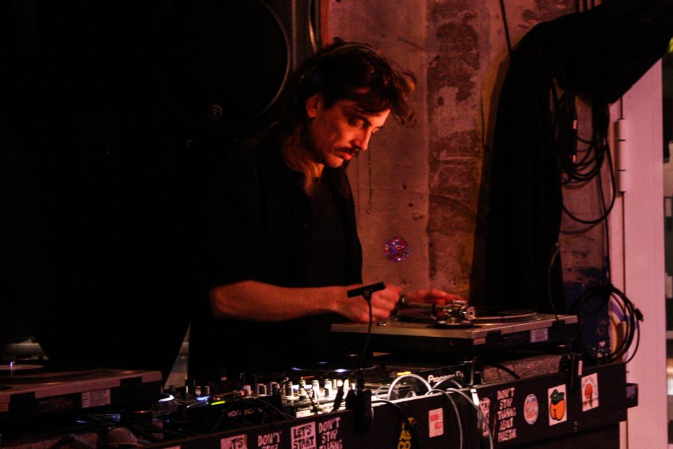 2024_10_02 WAV WARRECORDS W: THE ORPHANAGE COMMITTEE POSTELEIN & WAR B2B PIXIE + FANZINE - Violeta Chouciño Veiga - 30