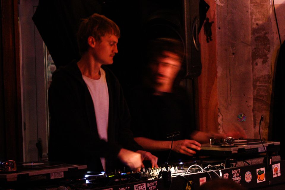 2024_10_02 WAV WARRECORDS W: THE ORPHANAGE COMMITTEE POSTELEIN & WAR B2B PIXIE + FANZINE - Violeta Chouciño Veiga - 31
