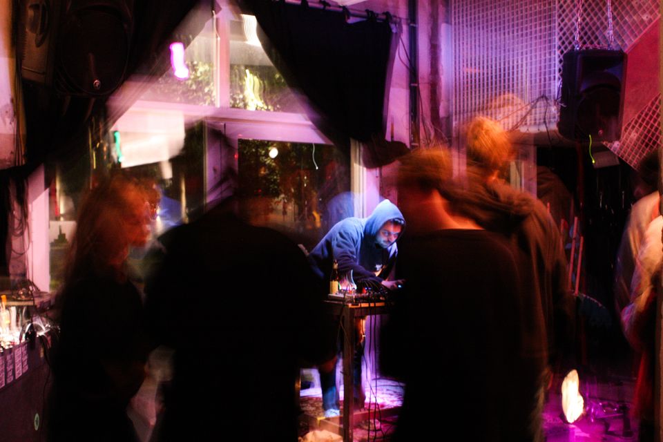 2024_10_02 WAV WARRECORDS W: THE ORPHANAGE COMMITTEE POSTELEIN & WAR B2B PIXIE + FANZINE - Violeta Chouciño Veiga - 37