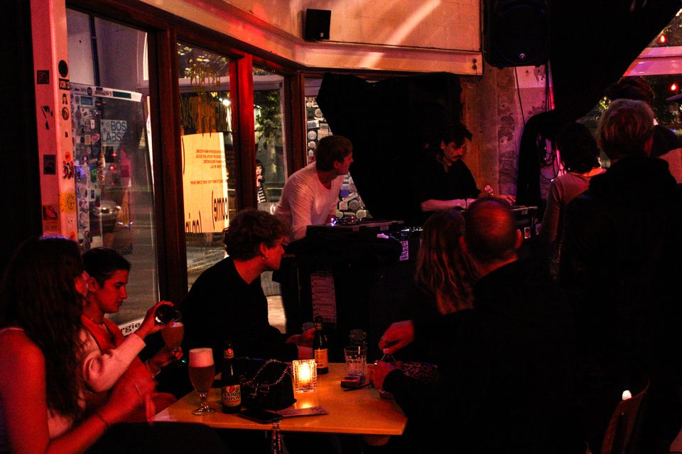 2024_10_02 WAV WARRECORDS W: THE ORPHANAGE COMMITTEE POSTELEIN & WAR B2B PIXIE + FANZINE - Violeta Chouciño Veiga - 40