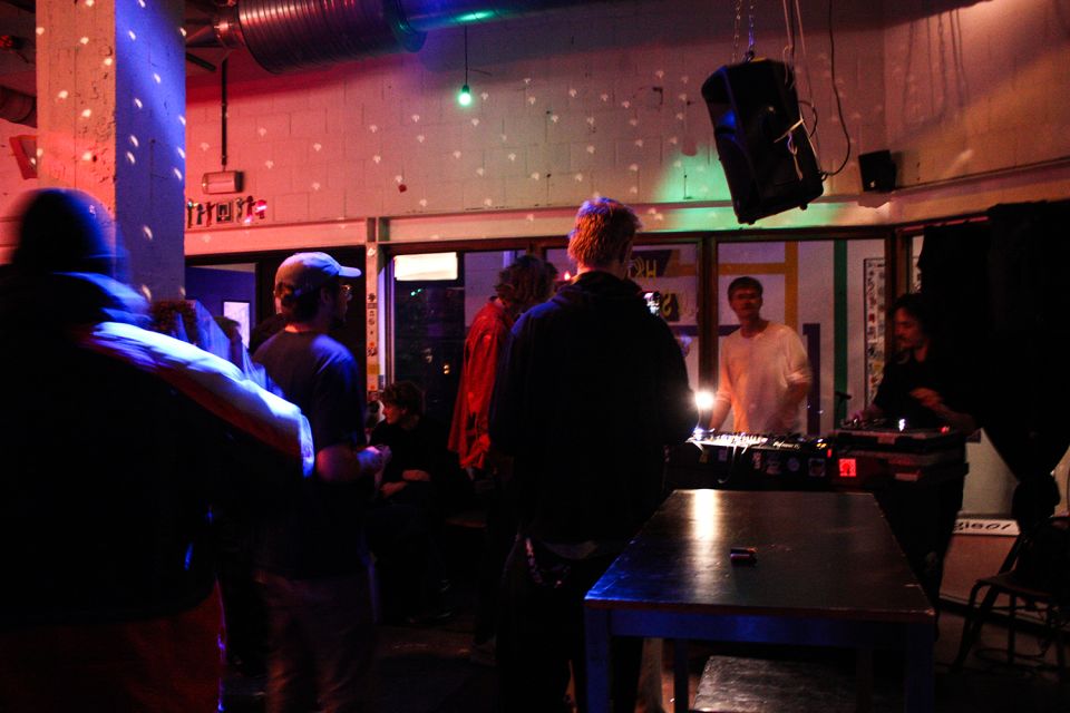 2024_10_02 WAV WARRECORDS W: THE ORPHANAGE COMMITTEE POSTELEIN & WAR B2B PIXIE + FANZINE - Violeta Chouciño Veiga - 51