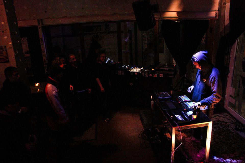 2024_10_02 WAV WARRECORDS W: THE ORPHANAGE COMMITTEE POSTELEIN & WAR B2B PIXIE + FANZINE - Violeta Chouciño Veiga - 53