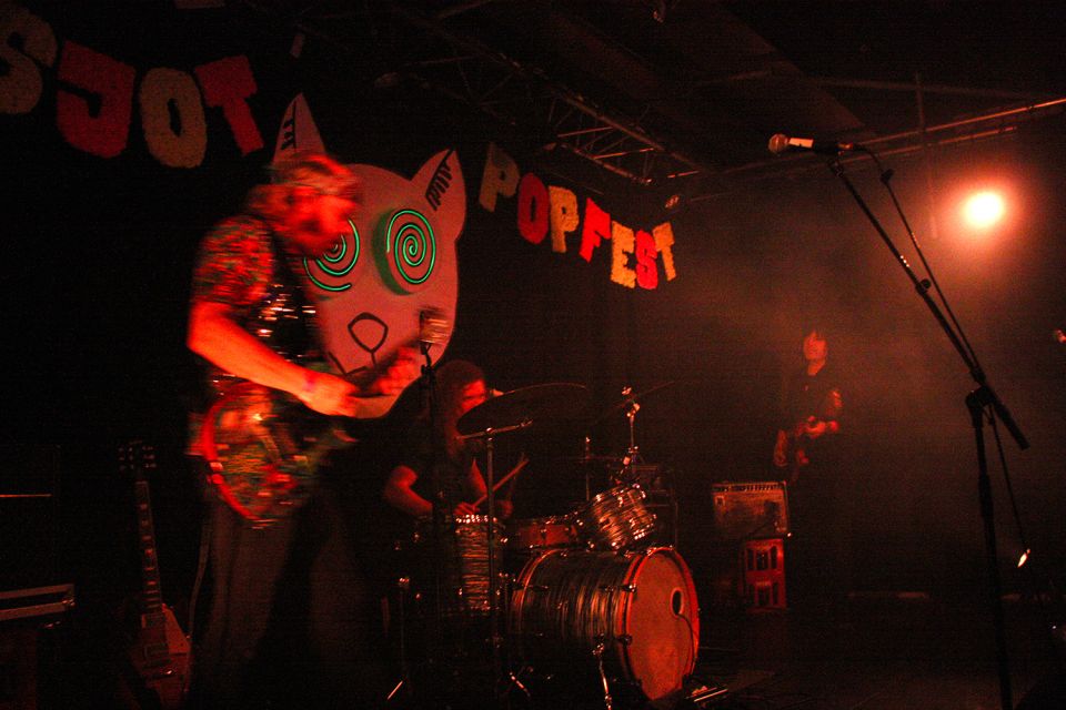2024_10_26 Hot Sjot Pop fest 5:Thor Kissing:The cosmosians:Lothario:Ninashka:Timmy's organism - Violeta Chouciño Veiga - 60