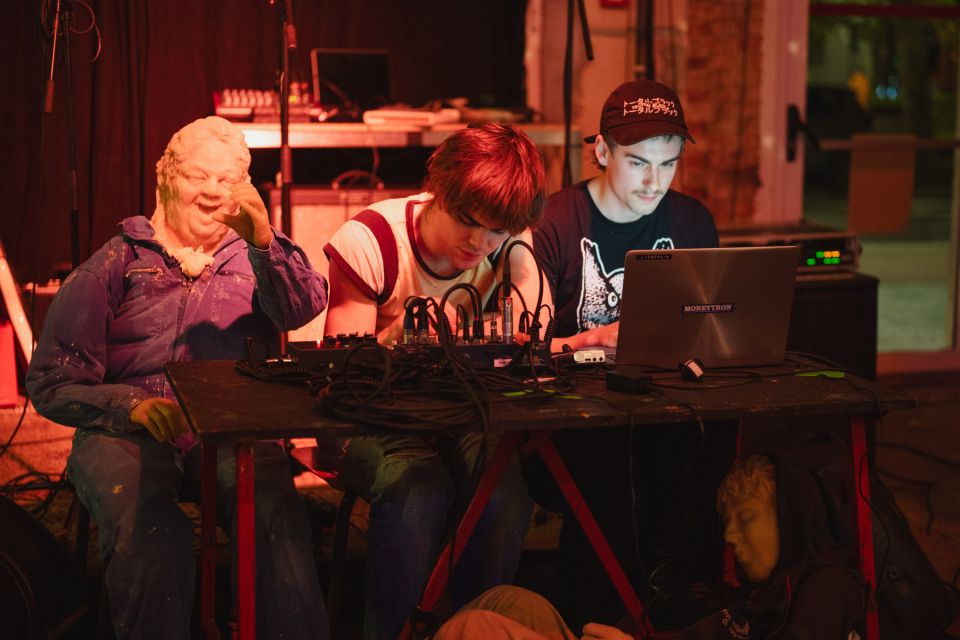 25_10_22 - WAV - Simon Van Looveren - Web-1